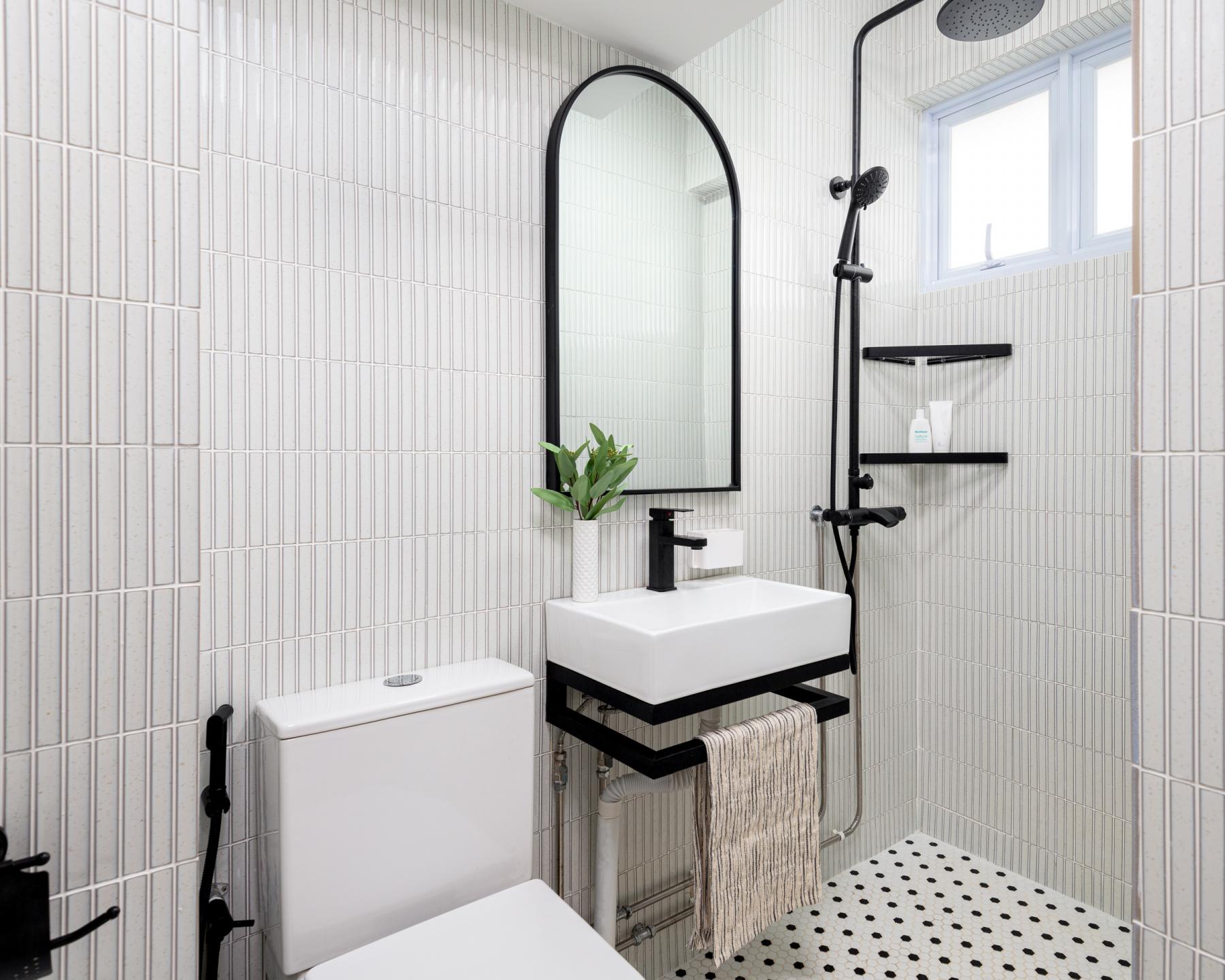 Country Bathroom with Mirror and Mosaic