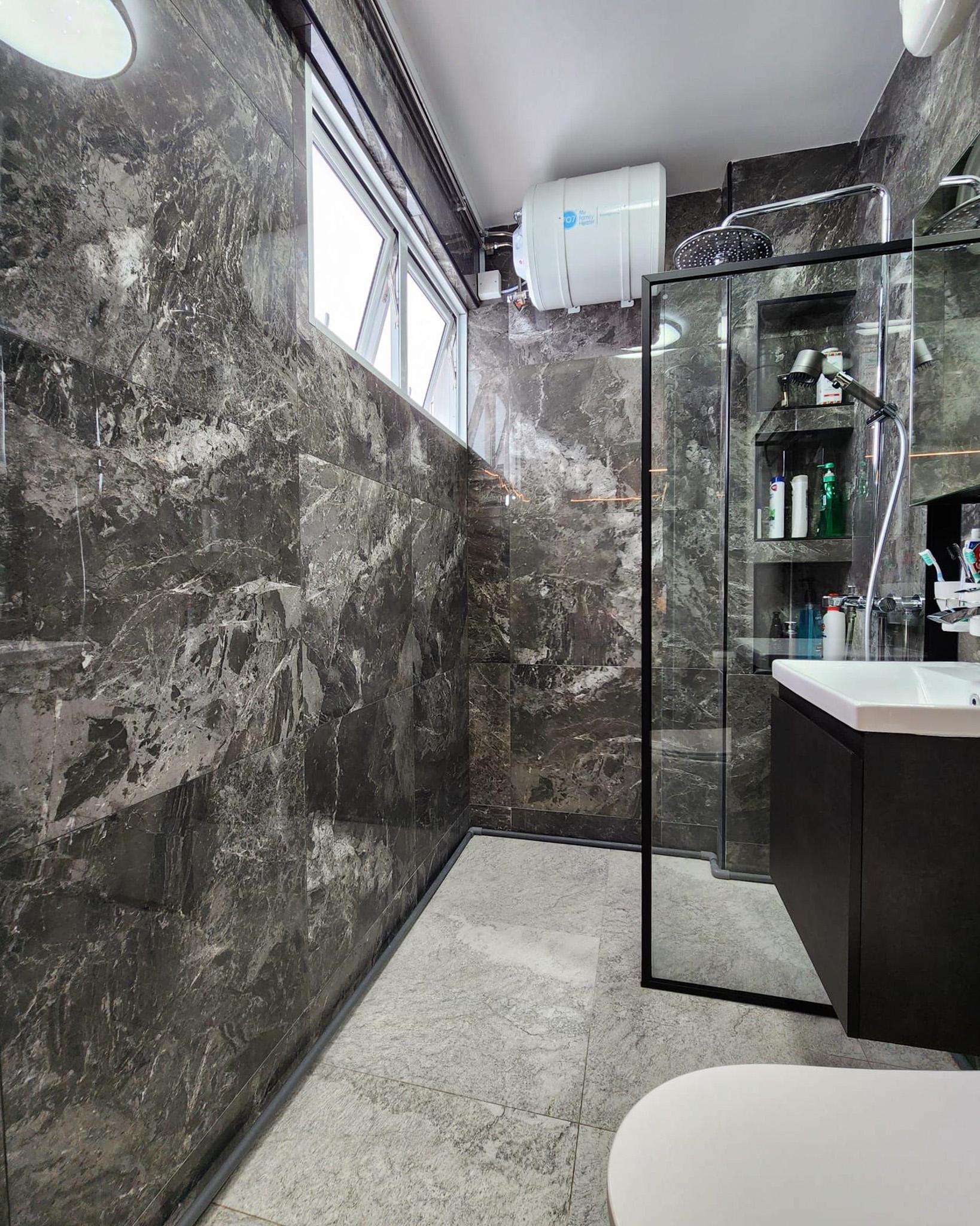 Contemporary Bathroom with Shower Screen and Rainshower