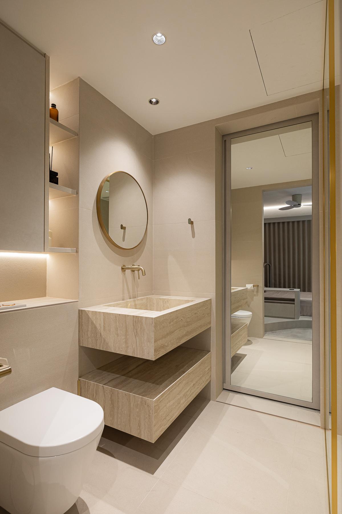 Modern Bathroom with Mirror and Bathroom Storage