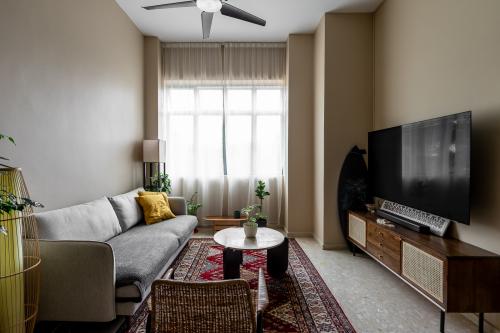 Vintage Living Room at 381 Tanglin Regency