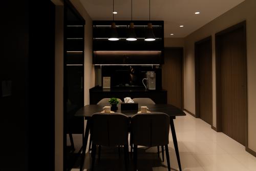 Modern Dining Room at Ang mo kio