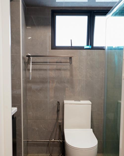 Scandinavian Bathroom at Blk 897C Woodlands Dr 50 - Whole House (ID: Thomas)