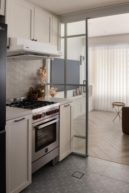Modern Kitchen at Ecopolitan