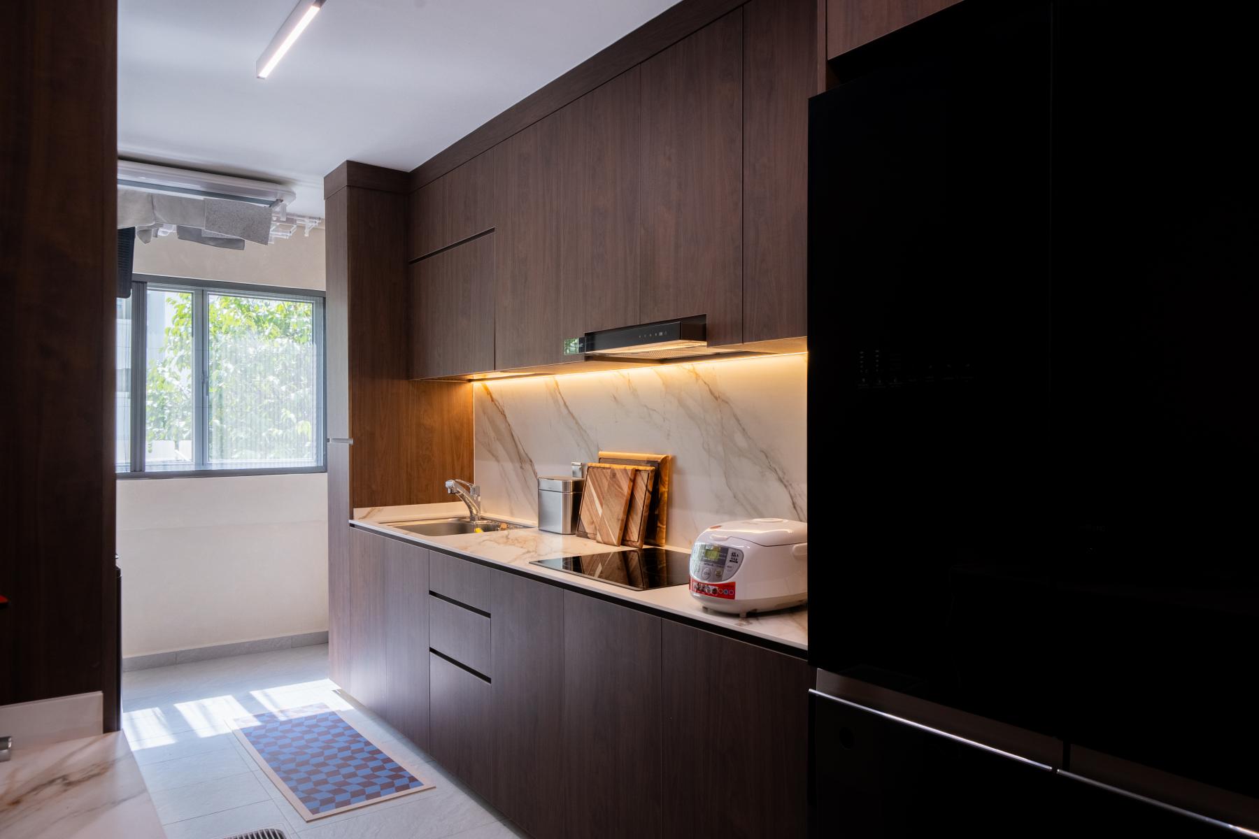 Contemporary Kitchen with Countertop and Marble Floor