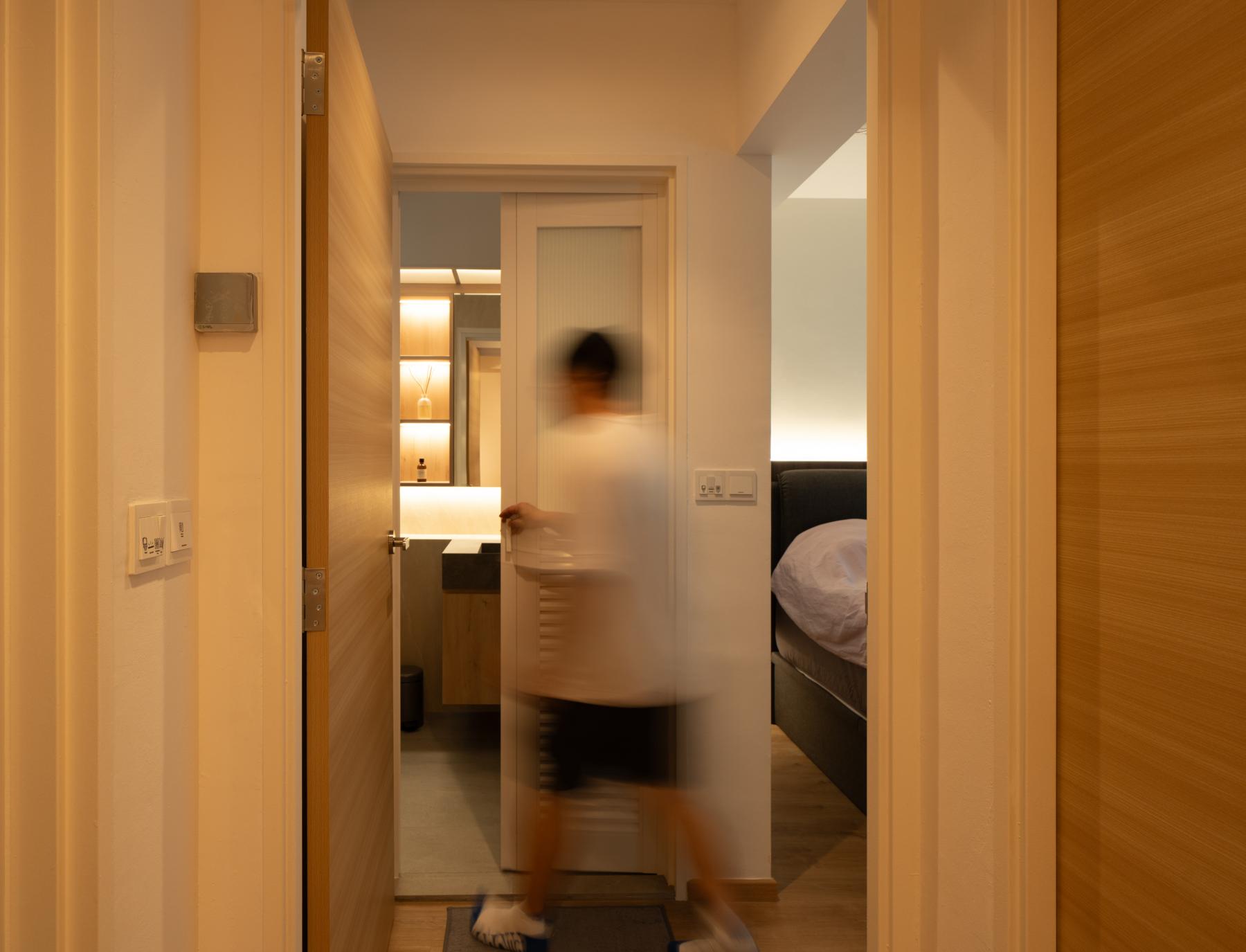 Scandinavian Bathroom with Mirror and Bathroom Storage