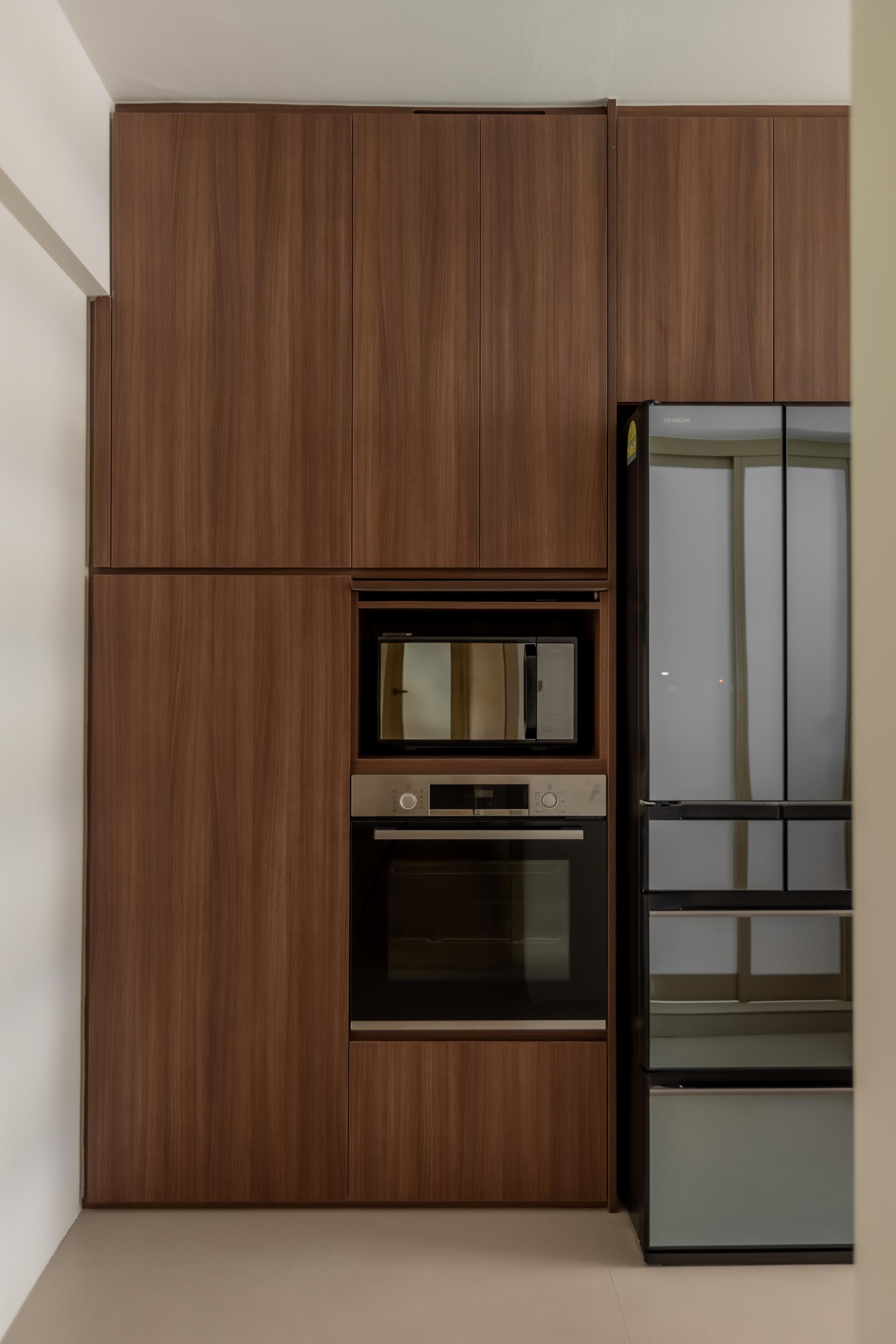 Minimalist Kitchen with Kitchen Accessories and Storage Cabinets