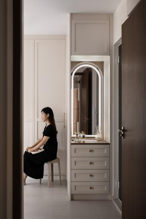 Minimalist Bedroom at Boon Lay Drive