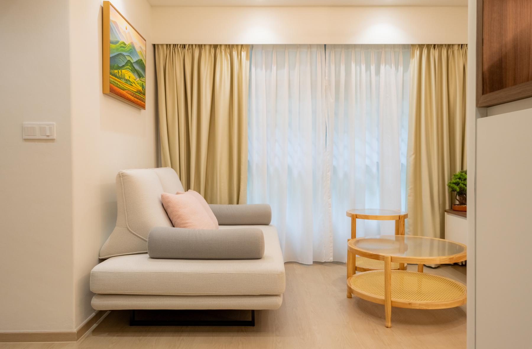 Minimalist Living Room with Vinyl Flooring and Cove Lighting