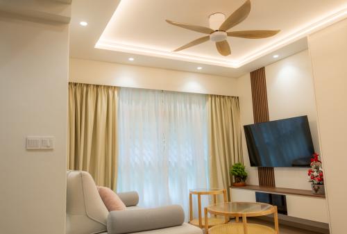 Minimalist Living Room at 513A Yishun St 51