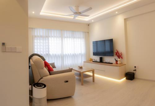 Minimalist Living Room at 812B Choa Chu Kang Ave 7