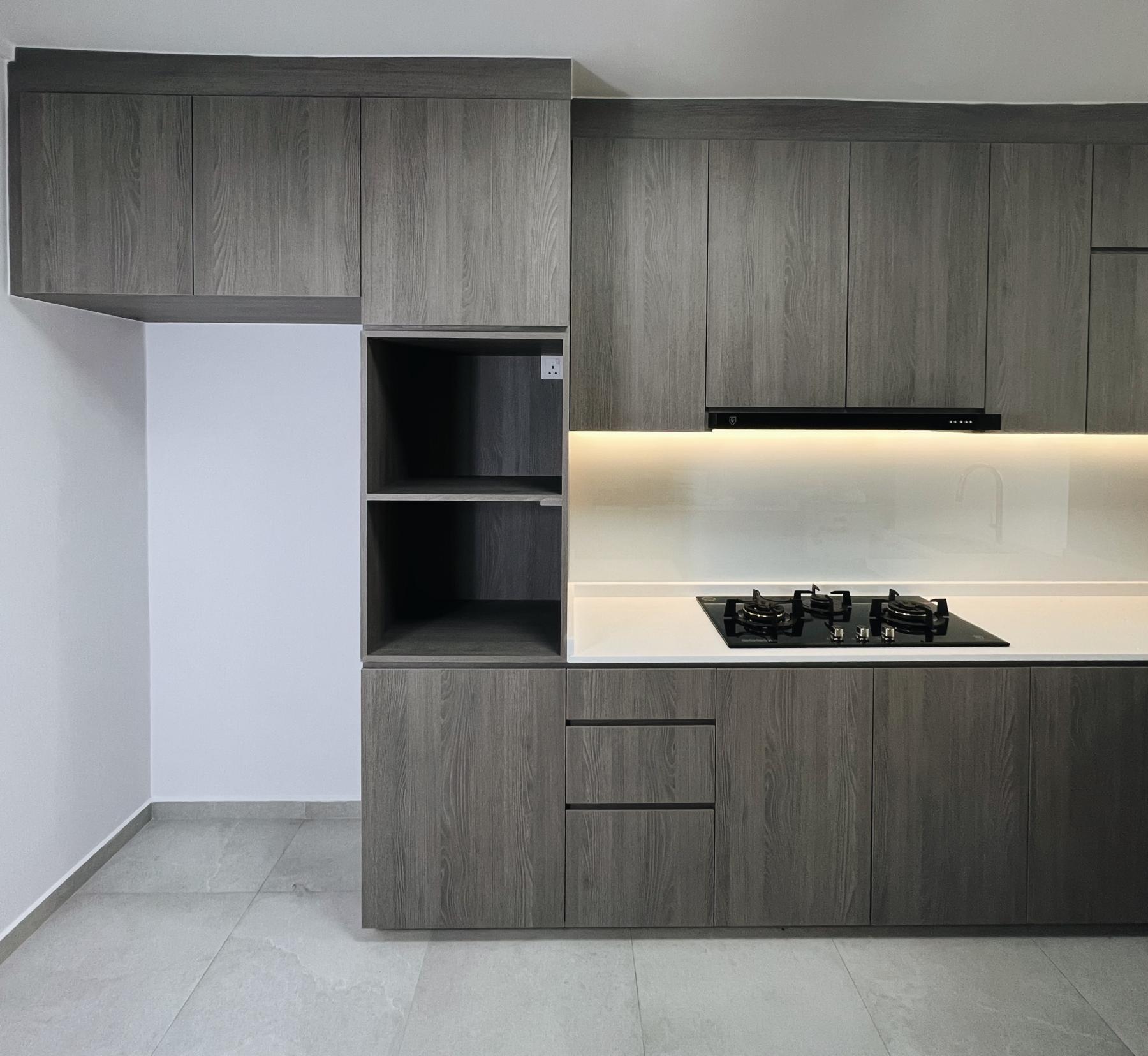 Modern Kitchen with Countertop and Homogeneous Tiles