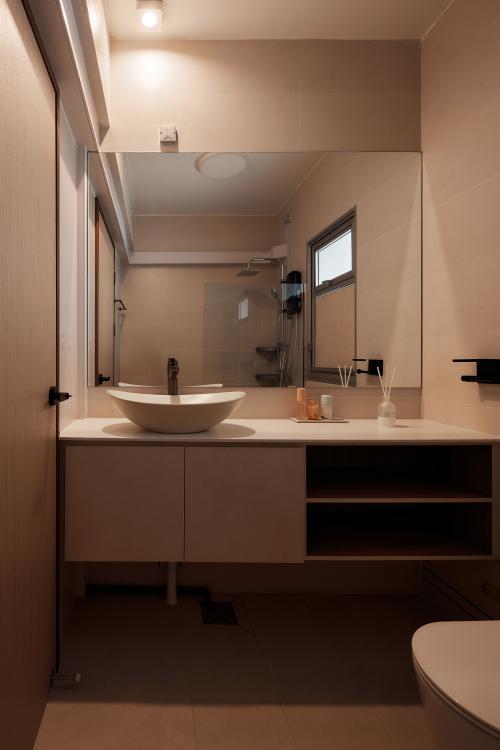 Minimalist Bathroom at 239B Boon Lay Drive