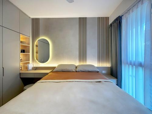 Modern Bedroom at Sembawang Crest