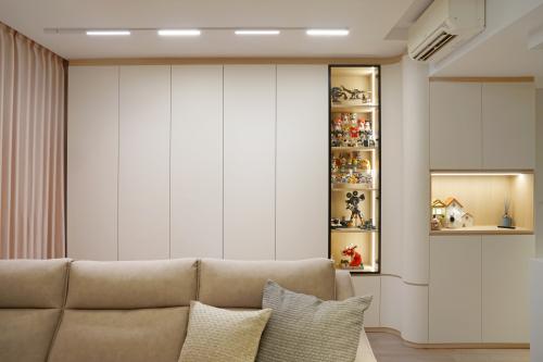 Modern Living Room at Sembawang Crest