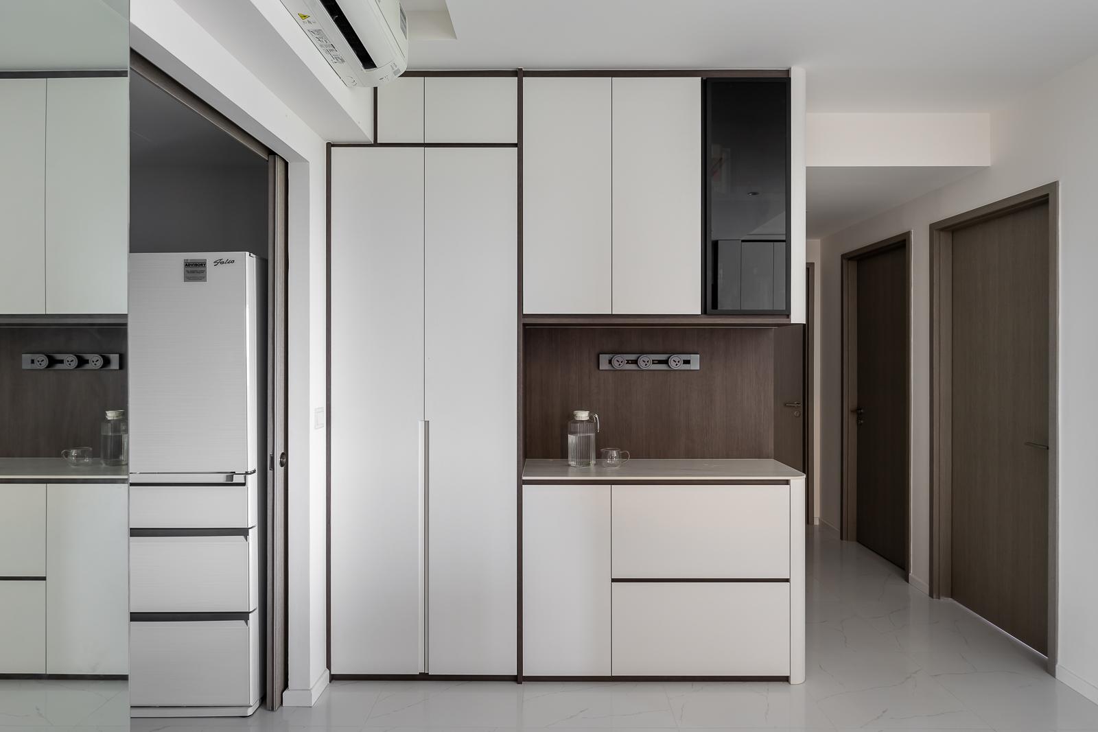 Modern Kitchen with Countertop and Marble Floor