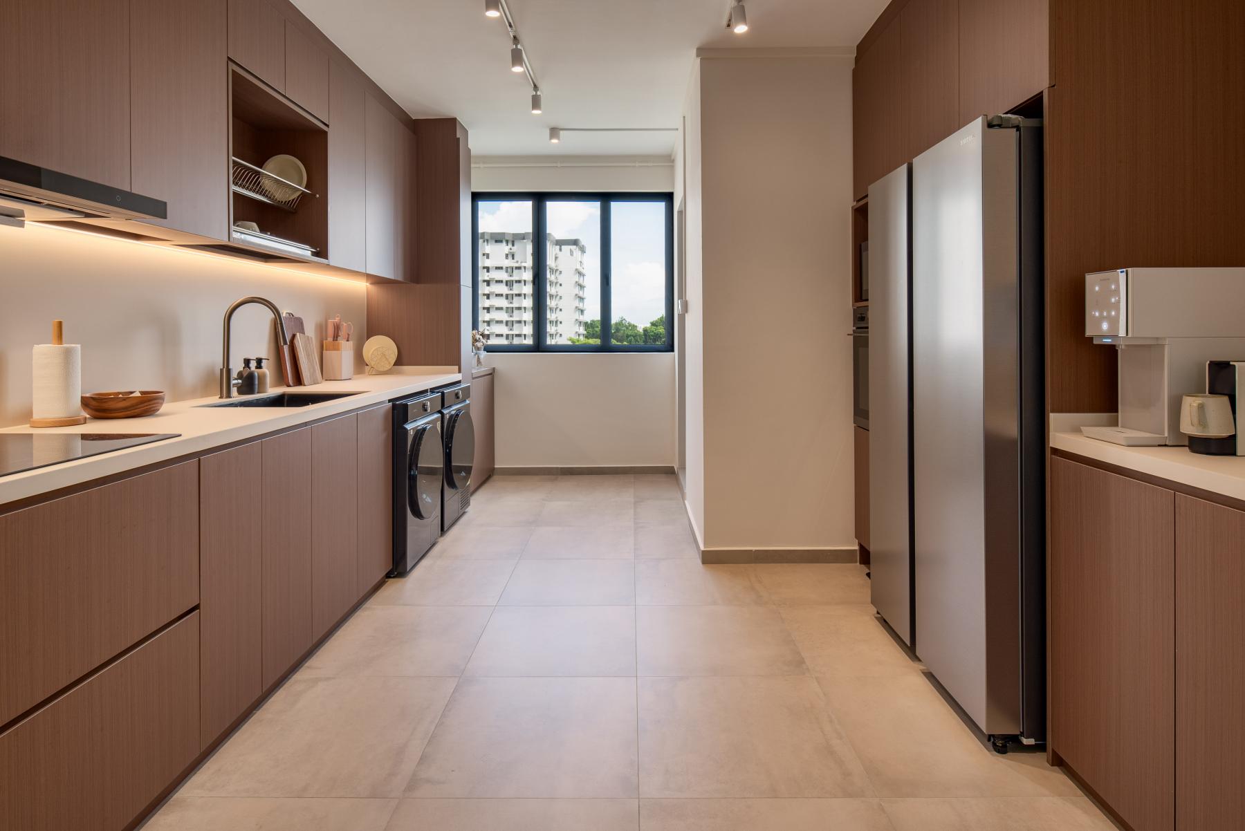 Modern Kitchen with Countertop and Homogeneous Tiles