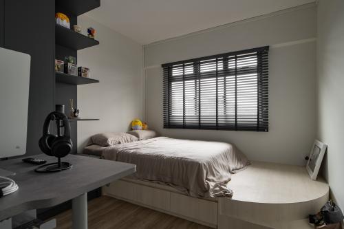 Contemporary Bedroom at bedok reservior