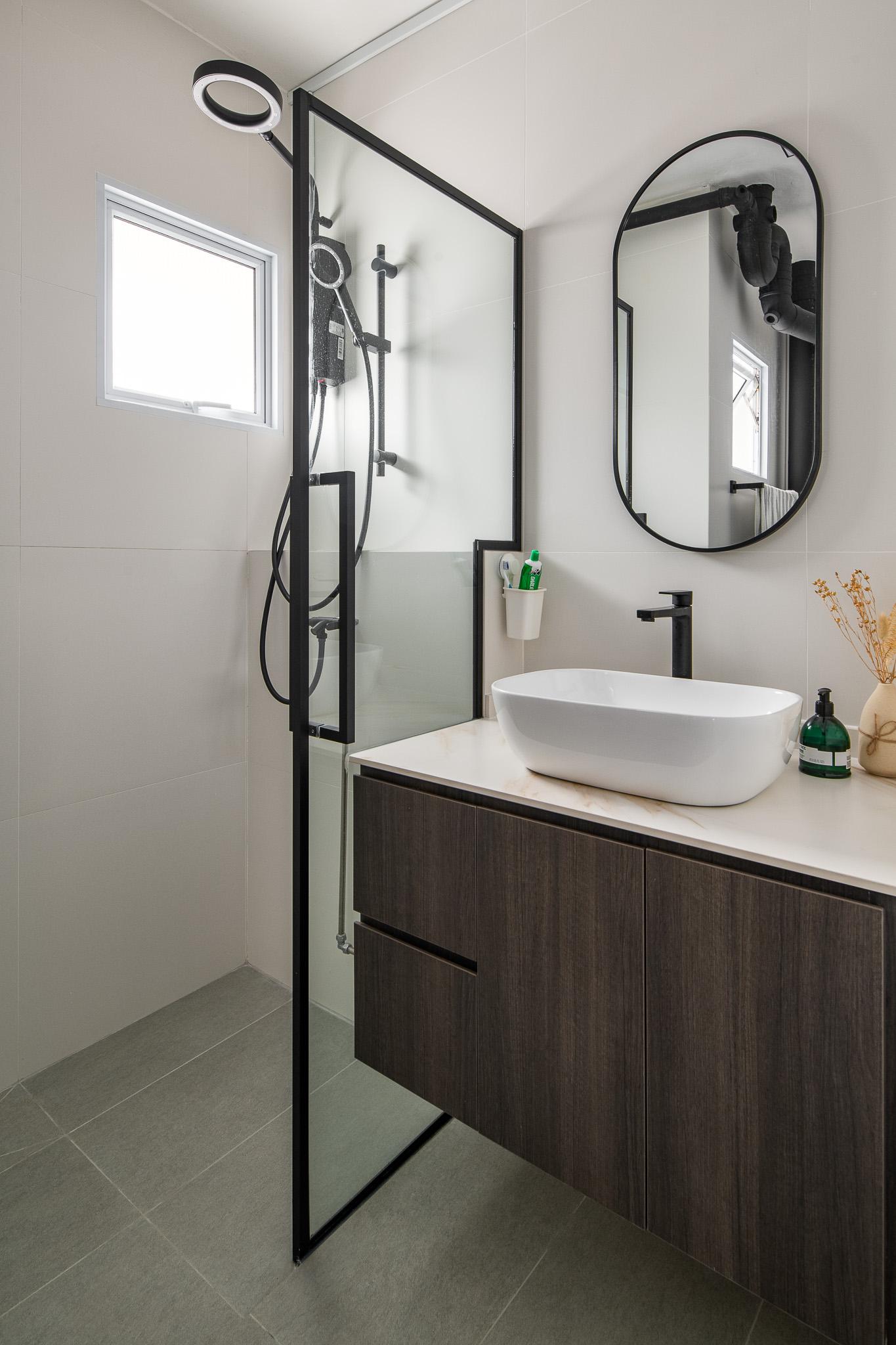 Contemporary Bathroom with Countertop and Homogeneous Tiles