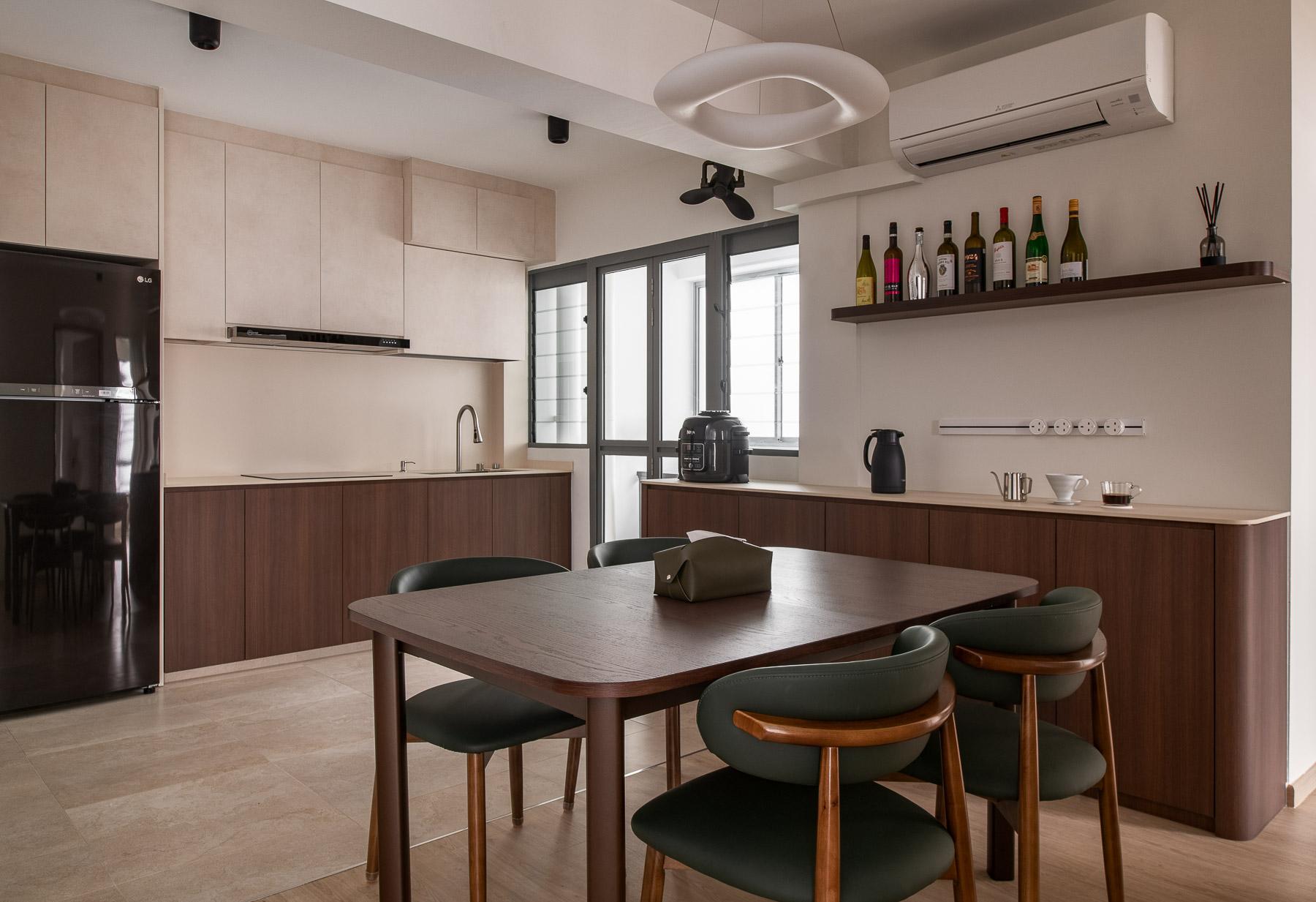 Modern Kitchen with Countertop and Kitchen Island