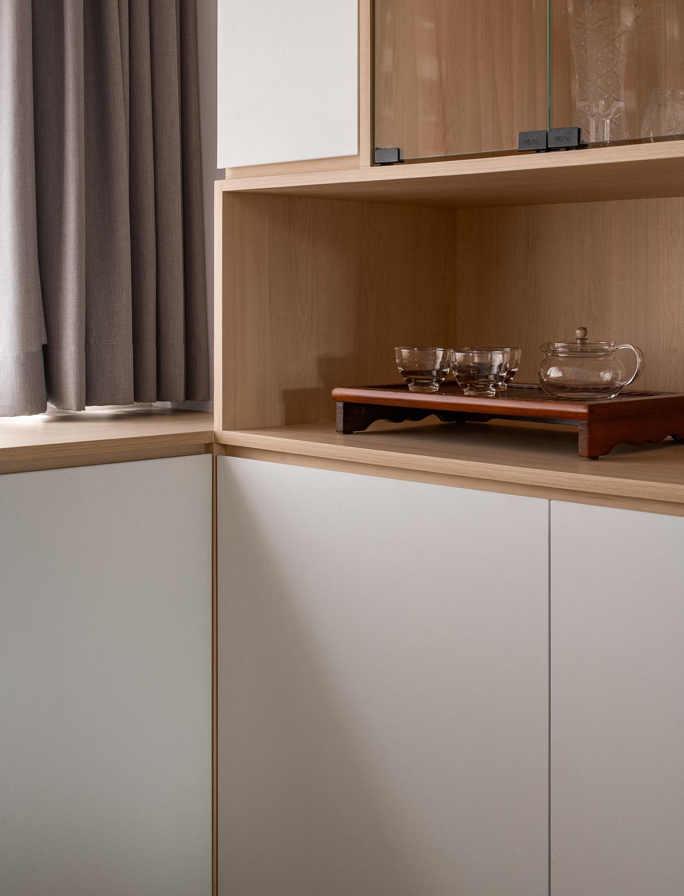 Scandinavian Living Room with Bookshelf and Vinyl Flooring