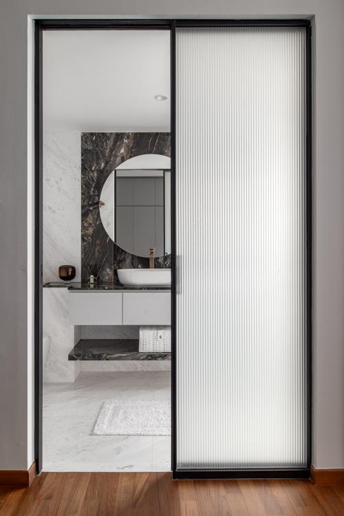 Modern Bathroom at twin regency