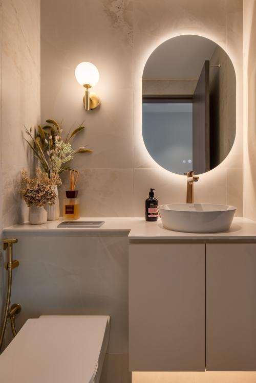 Modern Bathroom at twin regency