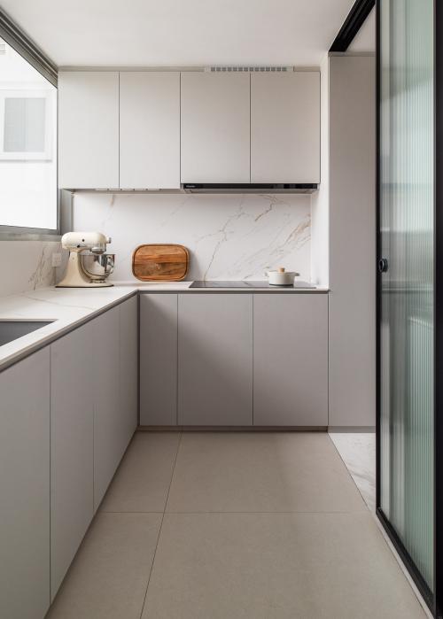 Modern Kitchen at twin regency