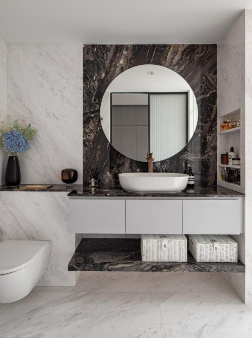Modern Bathroom at twin regency