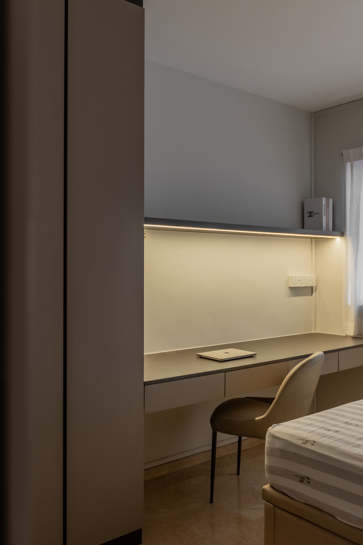 Contemporary Bedroom with Homogeneous Tiles and Wardrobe
