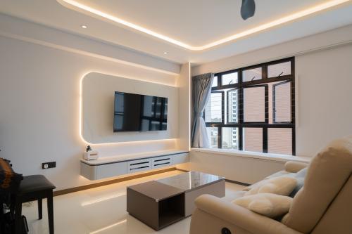 Modern Living Room at Garden Vale @ Tengah