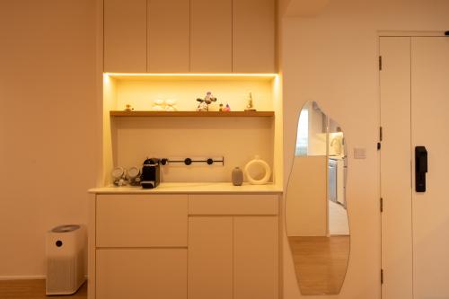 Contemporary Entryway at 420 Clementi