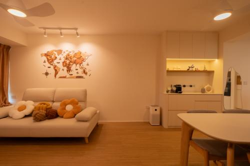 Contemporary Dining Room at 420 Clementi