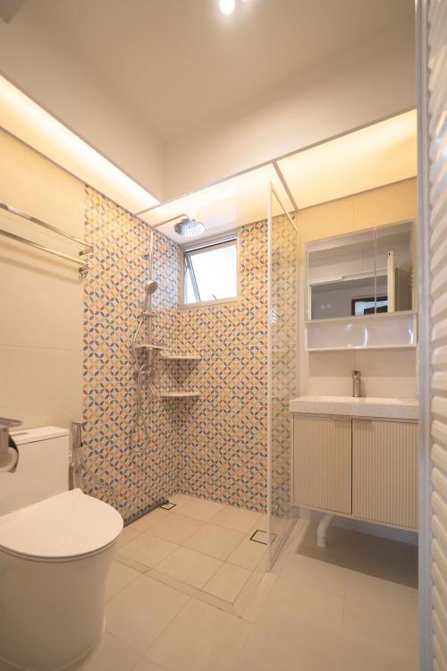 Minimalist Bathroom at Towner Crest