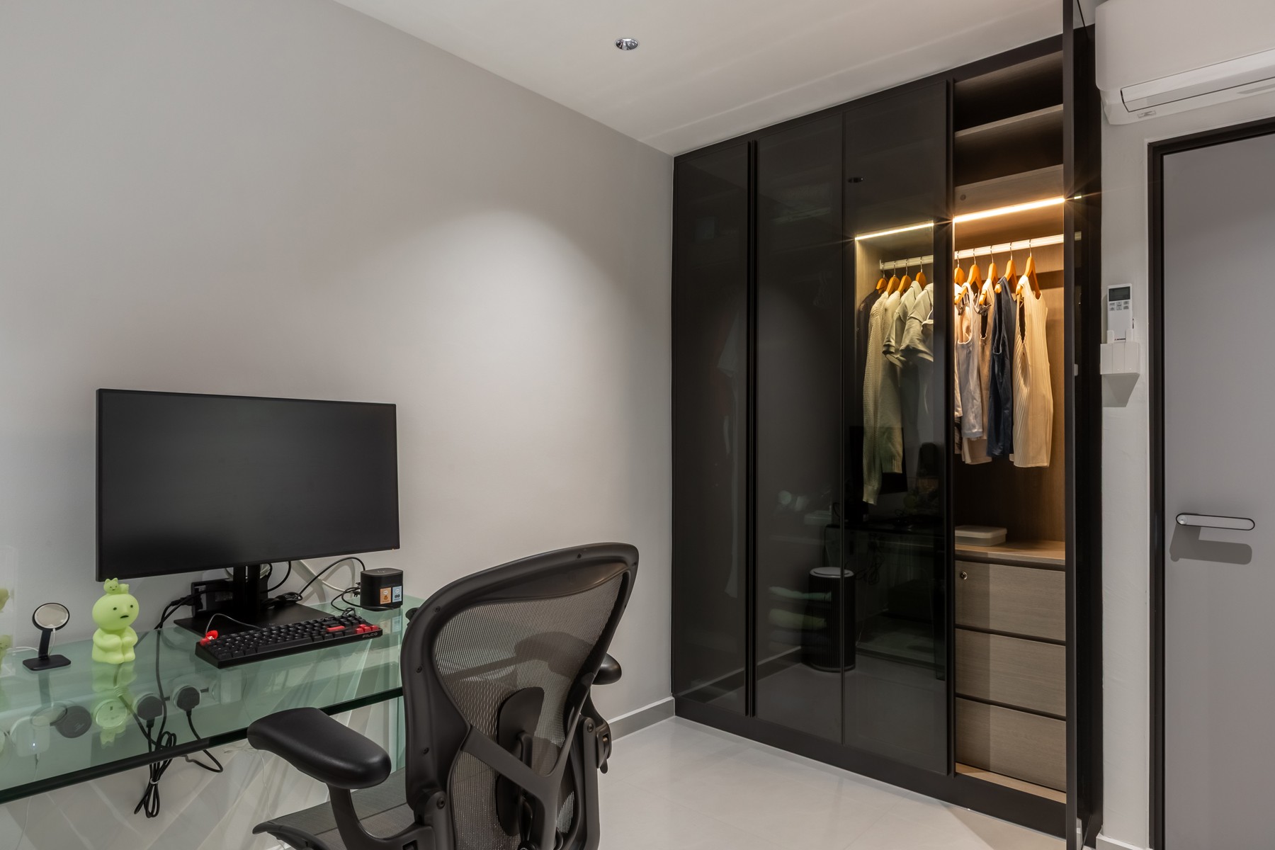 Contemporary Bedroom with Wardrobe and Sliding Wardrobe