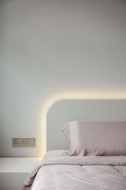 Modern Bedroom at 660B Tampines St 64