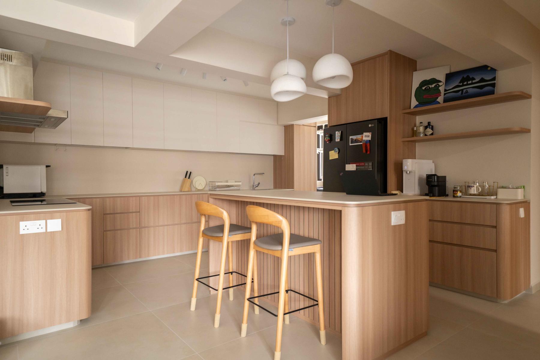 Minimalist Kitchen with Countertop and Kitchen Island
