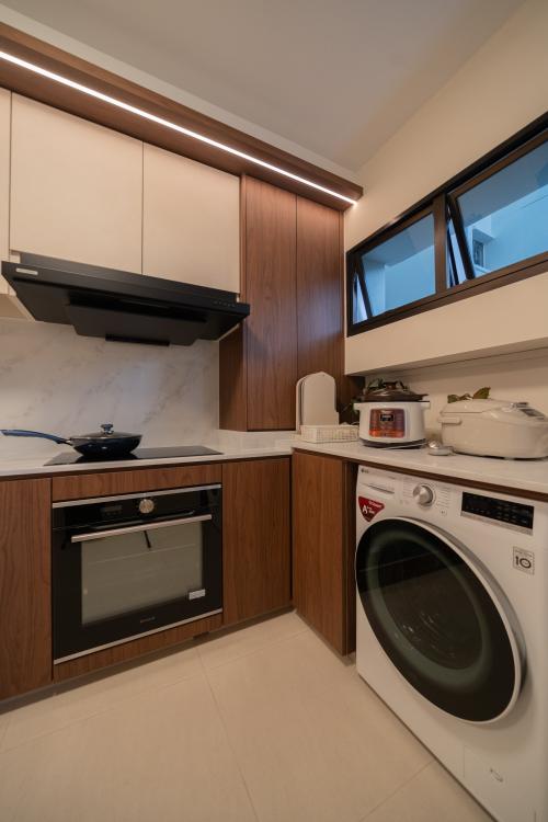Modern Kitchen at Ang Mo Kio Street 52