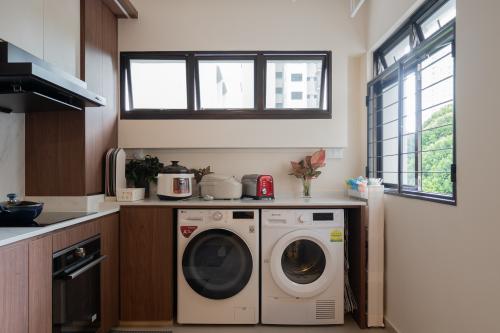 Modern Kitchen at Ang Mo Kio Street 52