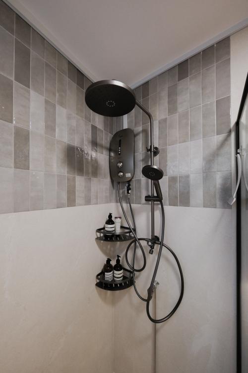 Scandinavian Bathroom at 601 Hougang Ave 6