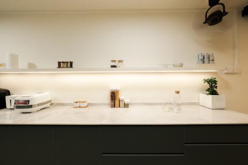 Scandinavian Kitchen at 601 Hougang Ave 6