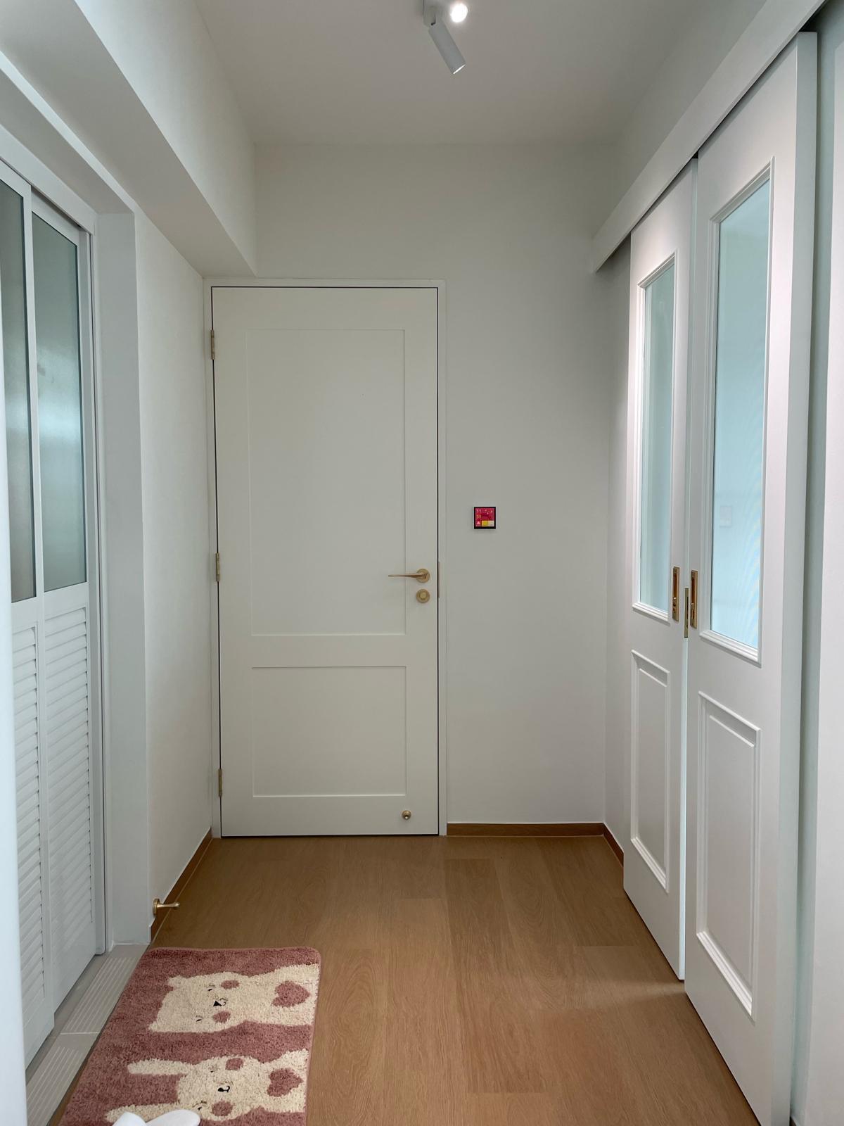 Modern Hallway with Vinyl Flooring and Glass Door