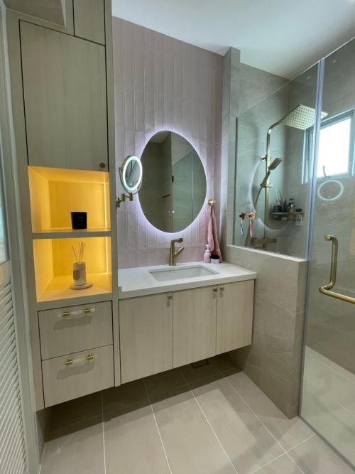 Modern Bathroom at 303D Punggol