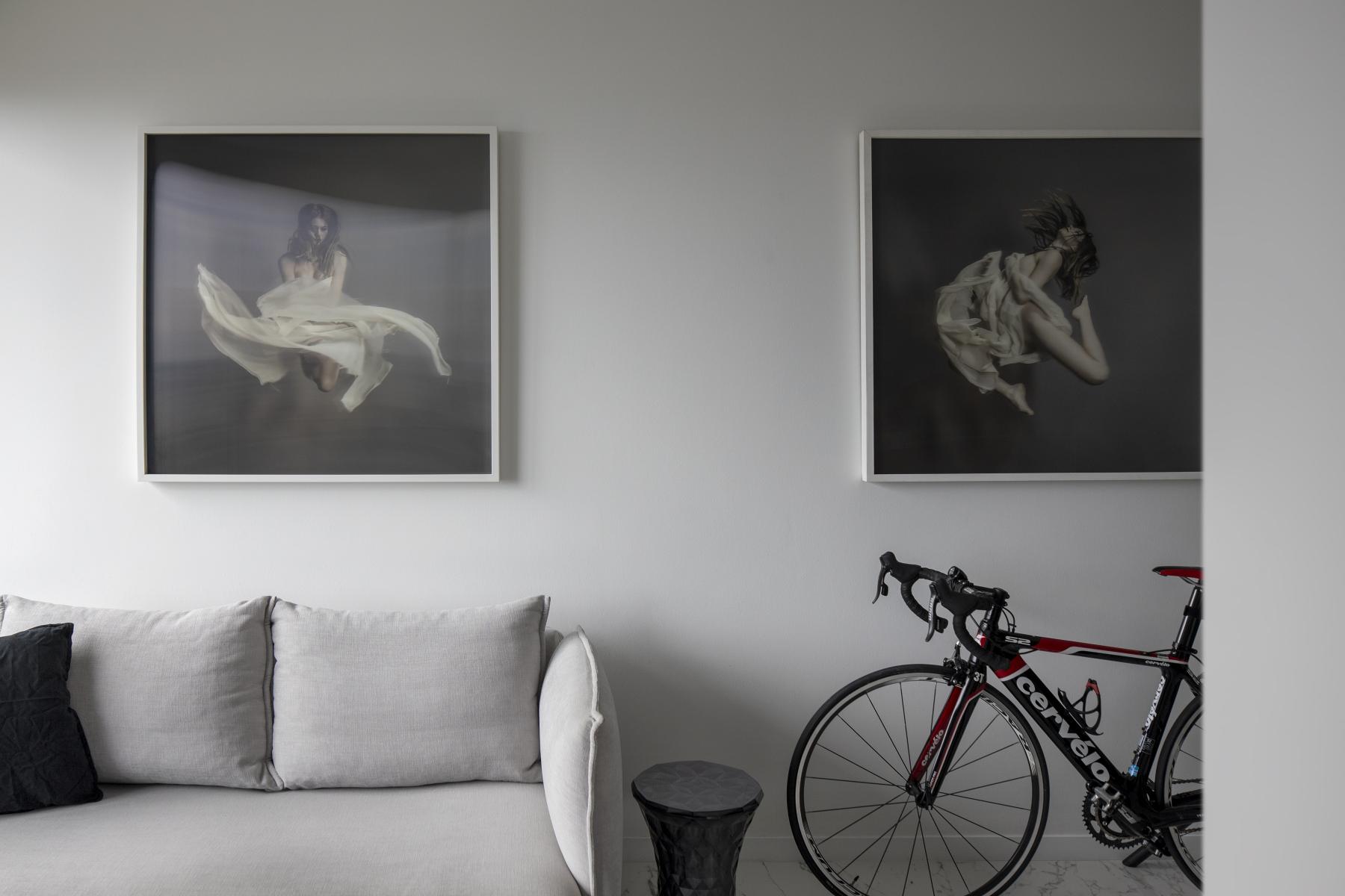 Modern Living Room with Artwork and Sofa