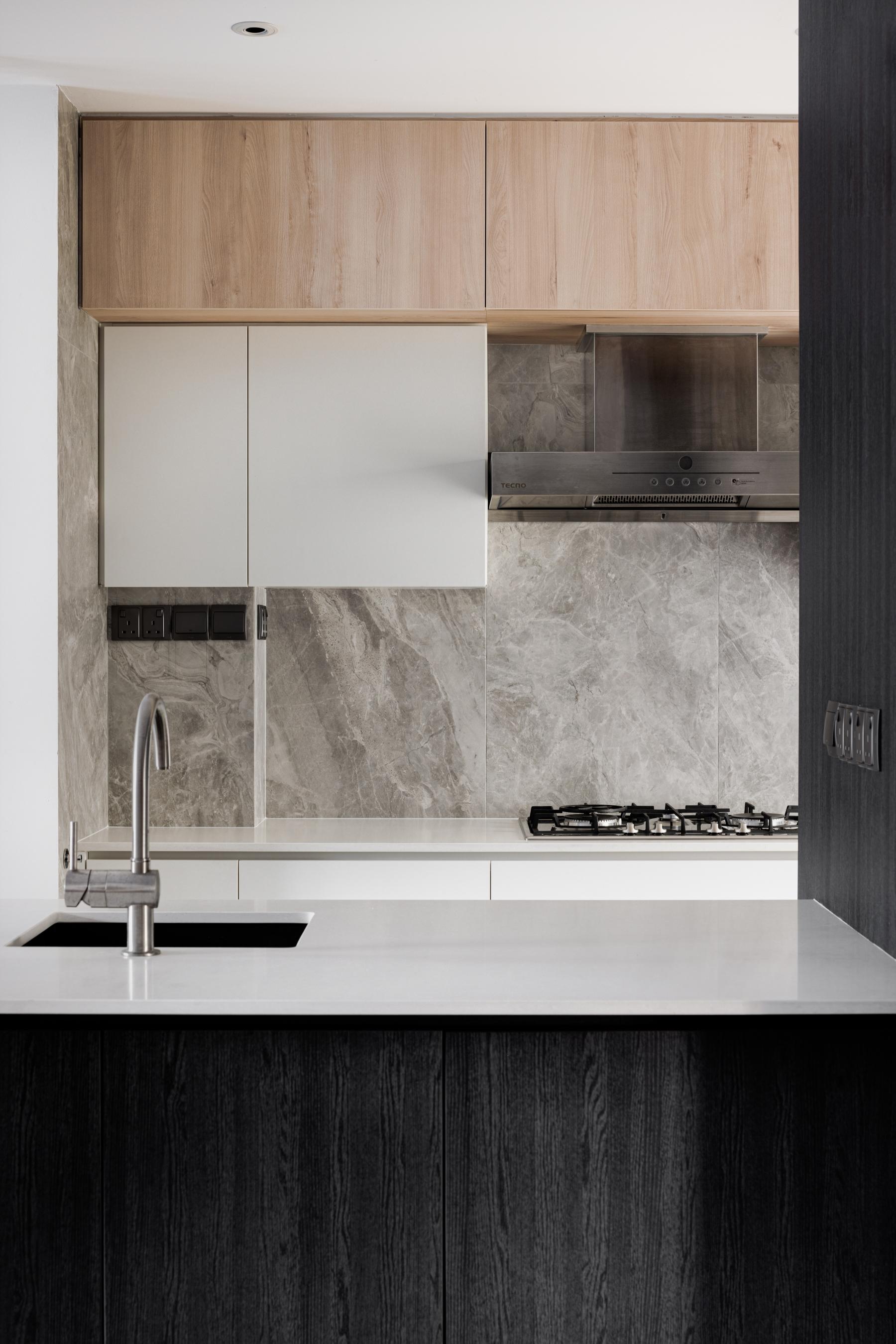 Contemporary Kitchen with Countertop and Kitchen Island