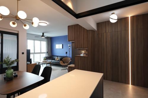 Contemporary Living Room at Resale 4 Room HDB @ Mcnair Road