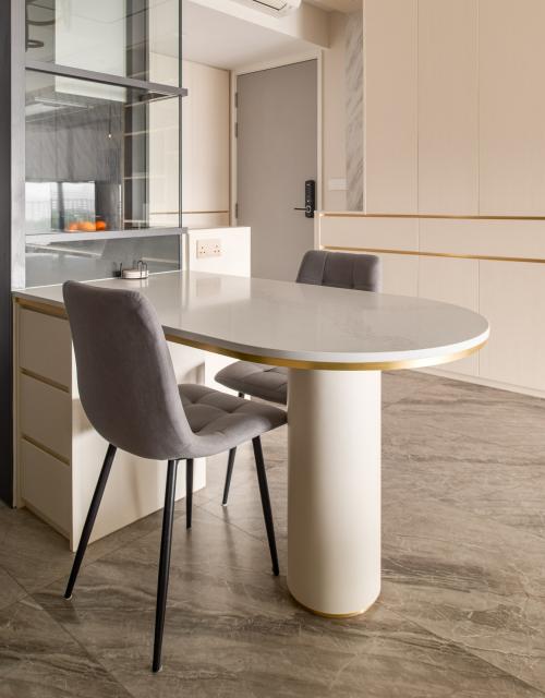 Contemporary Dining Room at canberra cresent