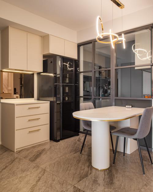 Contemporary Dining Room at canberra cresent