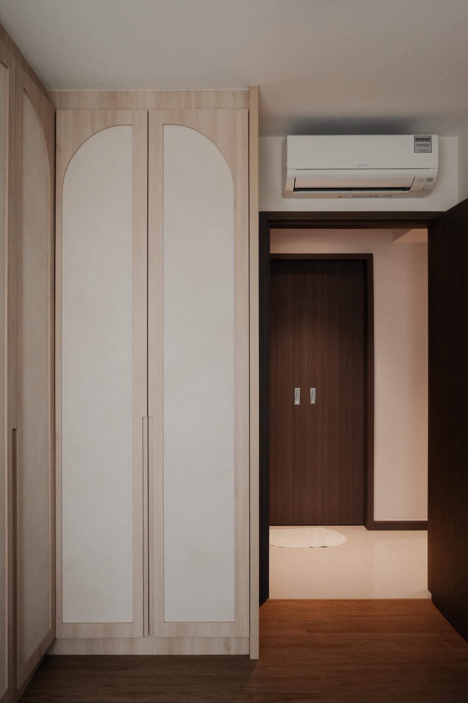 Asian Bedroom with Vinyl Flooring and Wardrobe