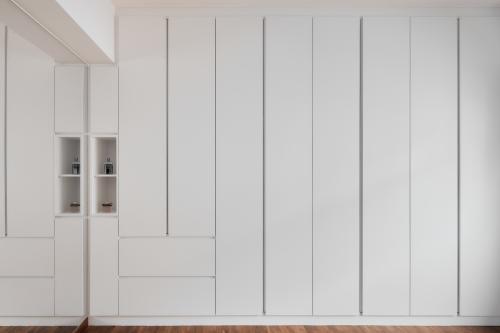 Modern Bedroom at Forfar Heights