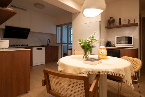 Minimalist Pantry at West Edge @ Bukit Batok